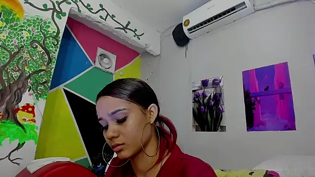 Snapshot of MarianaManzur chatting on 02.17.25 MarianaManzur online show from 02.17.25