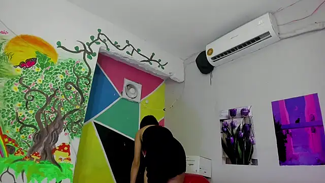 Snapshot of MarianaManzur chatting on 02.28.25 MarianaManzur online show from 02.28.25