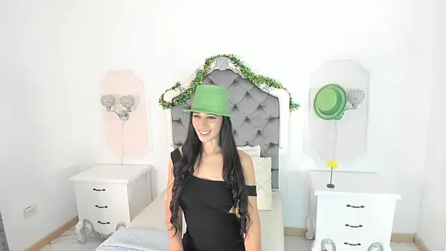 Snapshot of Valentina_Ross_ chatting on 03.17.26 Valentina Ross online show from 03.17.26