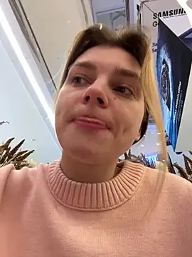 ValenciaShock online show from 12.18.25