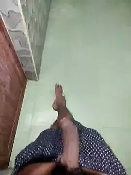 Snapshot of yo19boy chatting on 01.10.25 yo19boy online show from 01.10.25