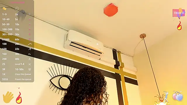 Snapshot of LunaGudi chatting on 03.08.25 LunaGudi online show from 03.08.25