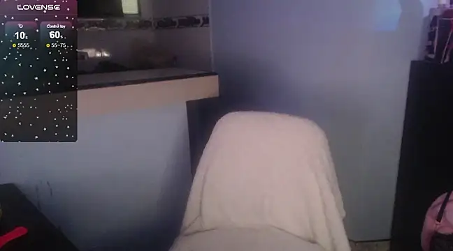 Snapshot of Sophi-tayson chatting on 12.13.24 Sophi-tayson online show from 12.13.24