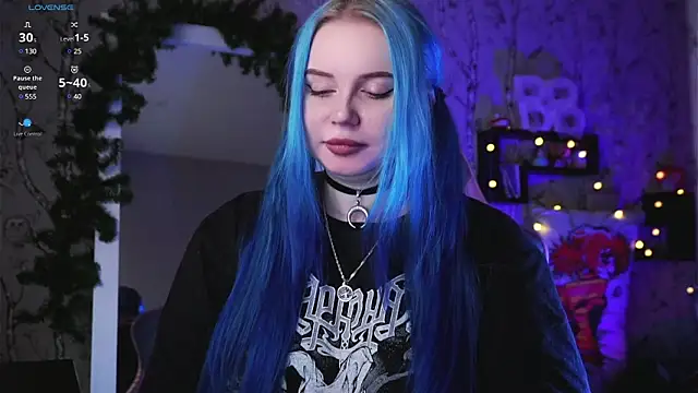 Moon Valkyrie online show from 01.25.25