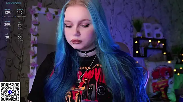 Moon Valkyrie online show from 02.22.25