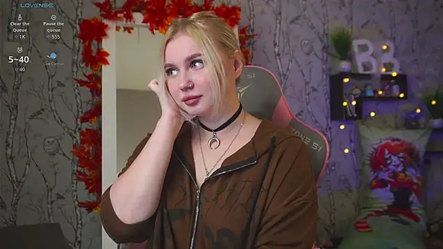 Moon Valkyrie online show from 10.10.25