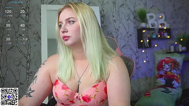 Moon Valkyrie online show from 12.15.25