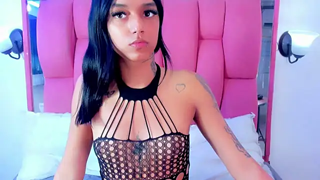 Snapshot of XXVIOLETTAXX chatting on 12.18.24 XXVIOLETTAXX online show from 12.18.24