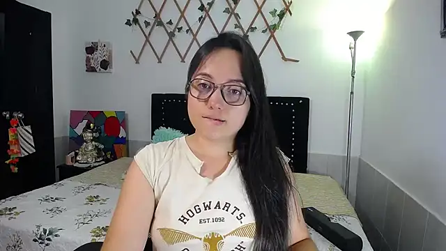 Snapshot of naughty_girl_4u chatting on 05.18.26 naughty girl 4u online show from 05.18.26