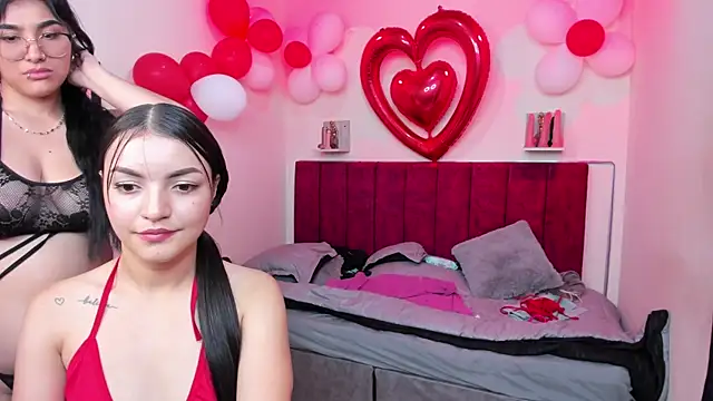 Snapshot of Afrodita-hott chatting on 02.15.25 Afrodita-hott online show from 02.15.25