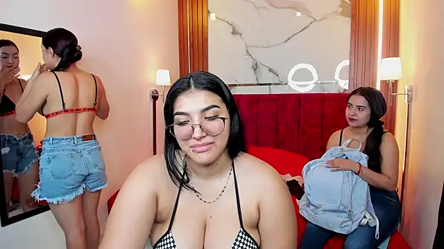 Snapshot of Afrodita-hott chatting on 03.03.25 Afrodita-hott online show from 03.03.25