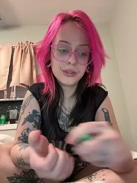 Snapshot of MissRomero chatting on 01.14.25 MissRomero online show from 01.14.25