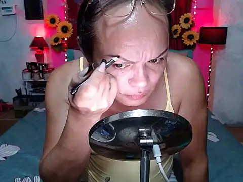 UrAsianPrincessDanie online show from 04.14.26