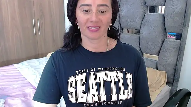 Snapshot of sara_hott_1 chatting on 01.09.25 sara hott 1 online show from 01.09.25