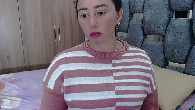 Snapshot of sara_hott_1 chatting on 01.18.25 sara hott 1 online show from 01.18.25