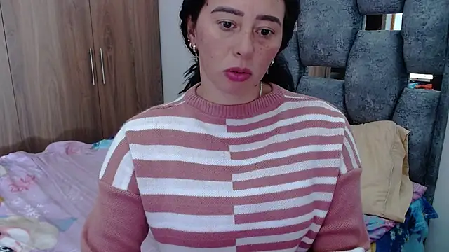 Snapshot of sara_hott_1 chatting on 01.20.25 sara hott 1 online show from 01.20.25
