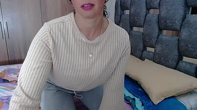 Snapshot of sara_hott_1 chatting on 01.26.25 sara hott 1 online show from 01.26.25