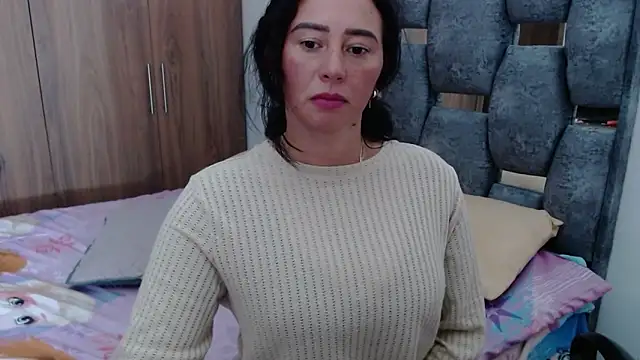 Snapshot of sara_hott_1 chatting on 01.27.25 sara hott 1 online show from 01.27.25