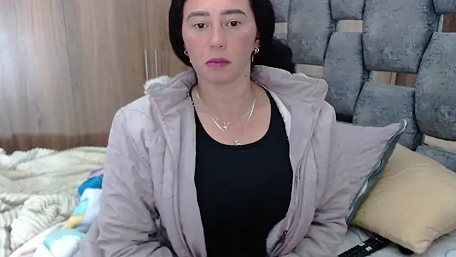 Snapshot of sara_hott_1 chatting on 01.30.25 sara hott 1 online show from 01.30.25