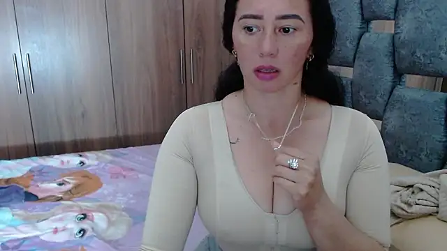 Snapshot of sara_hott_1 chatting on 02.10.25 sara hott 1 online show from 02.10.25