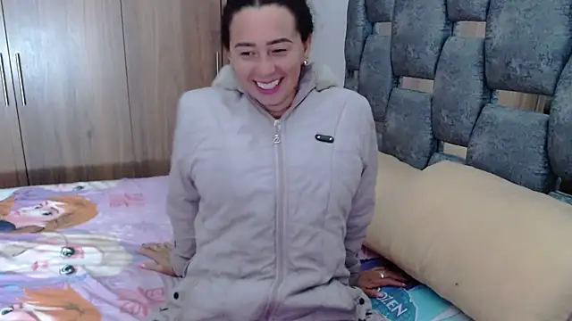 Snapshot of sara_hott_1 chatting on 02.11.25 sara hott 1 online show from 02.11.25
