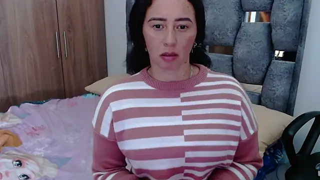 Snapshot of sara_hott_1 chatting on 02.13.25 sara hott 1 online show from 02.13.25