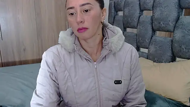 Snapshot of sara_hott_1 chatting on 02.20.25 sara hott 1 online show from 02.20.25