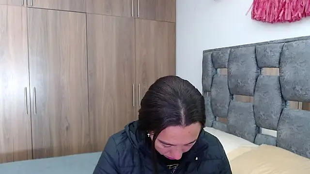 Snapshot of sara_hott_1 chatting on 03.10.25 sara hott 1 online show from 03.10.25