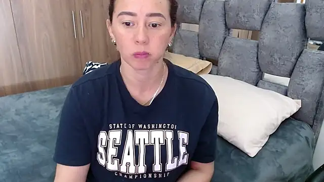 Snapshot of sara_hott_1 chatting on 03.13.25 sara hott 1 online show from 03.13.25