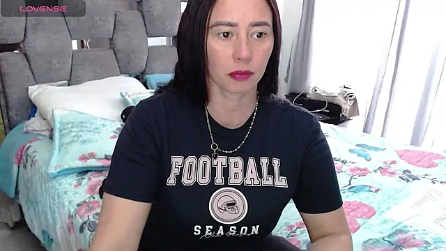 Snapshot of sara_hott_1 chatting on 10.01.25 sara hott 1 online show from 10.01.25