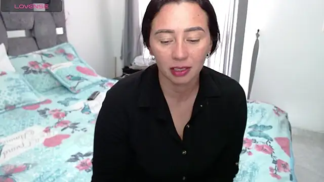 Snapshot of sara_hott_1 chatting on 10.03.25 sara hott 1 online show from 10.03.25