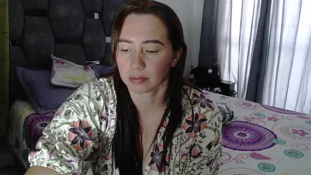 Snapshot of sara_hott_1 chatting on 04.18.26 sara hott 1 online show from 04.18.26