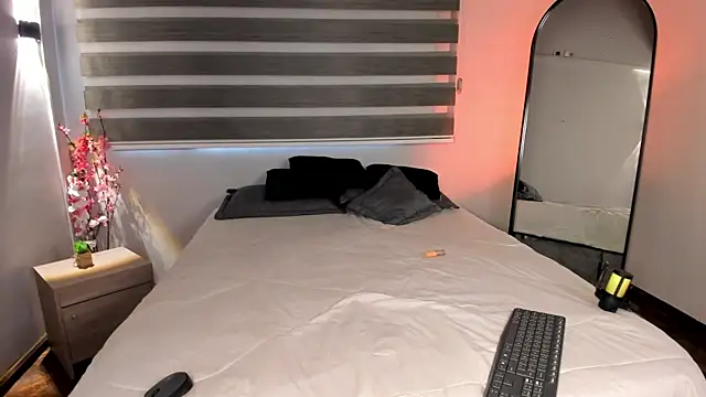 MERIDA TAYLOR online show from 10.29.25