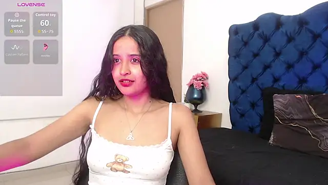 Snapshot of Lili666_ chatting on 10.14.25 Lili666  online show from 10.14.25
