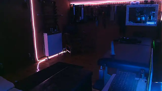 Snapshot of Ginny-the-bdsm-nympho chatting on 01.08.26 Ginny-the-bdsm-nympho online show from 01.08.26