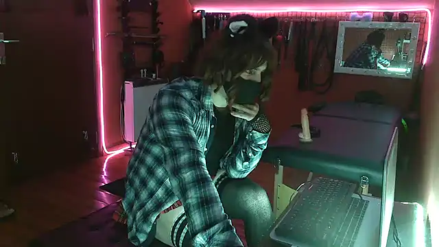 Snapshot of Ginny-the-bdsm-nympho chatting on 03.29.26 Ginny-the-bdsm-nympho online show from 03.29.26