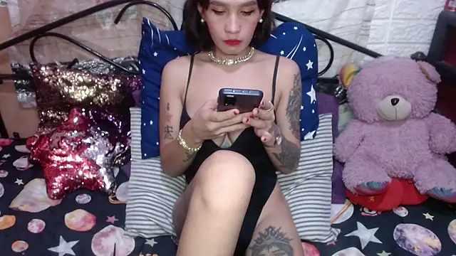 Snapshot of TS_Peachy chatting on 01.12.25 TS Peachy online show from 01.12.25