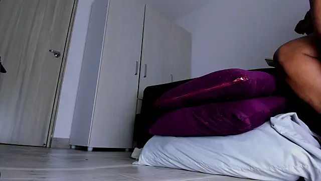 Skarleth69 online show from 10.22.25