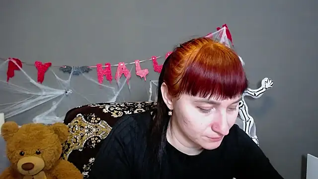 NinaFlawlees online show from 10.28.25