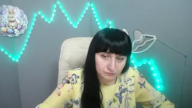 NinaFlawlees online show from 04.08.26