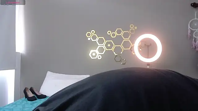 adriscute online show from 01.08.25