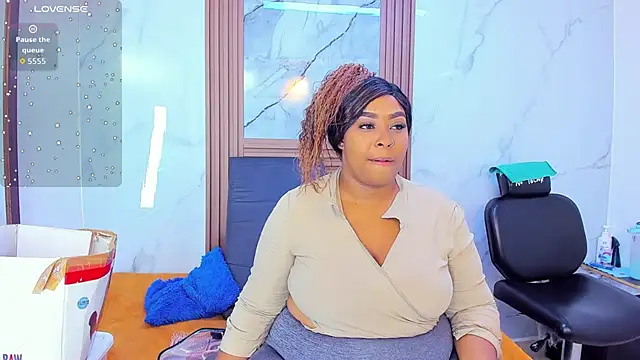 Snapshot of HannyMansonh chatting on 02.15.26 HannyMansonh online show from 02.15.26