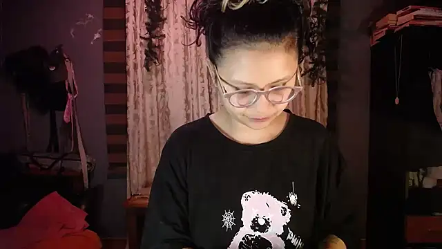 Snapshot of Hathorlove chatting on 01.19.26 Hathorlove online show from 01.19.26