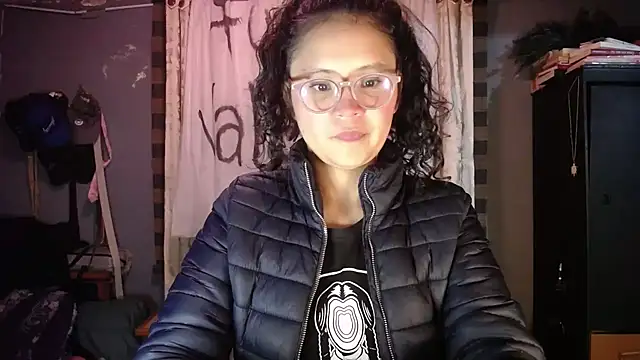 Snapshot of Hathorlove chatting on 02.17.26 Hathorlove online show from 02.17.26