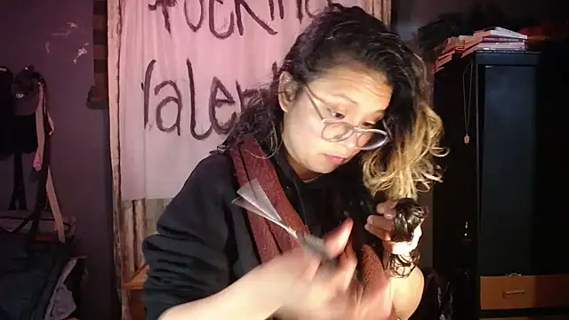 Snapshot of Hathorlove chatting on 02.19.26 Hathorlove online show from 02.19.26