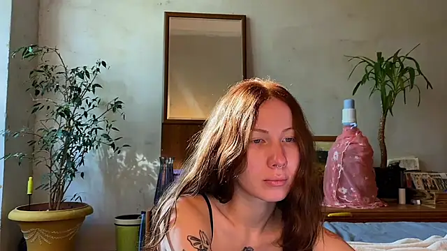 Snapshot of elfess chatting on 09.10.25 elfess online show from 09.10.25