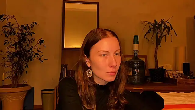 Snapshot of elfess chatting on 09.25.25 elfess online show from 09.25.25