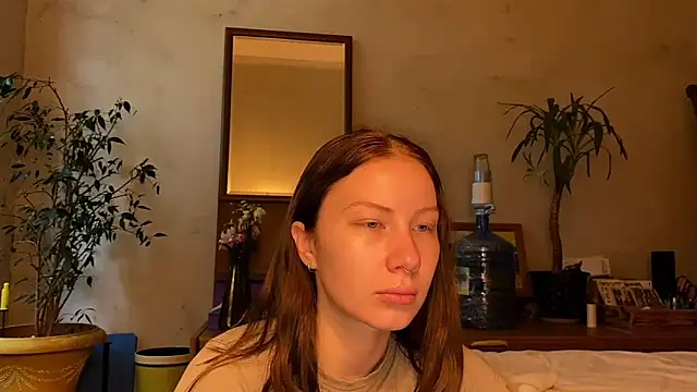 Snapshot of elfess chatting on 10.04.25 elfess online show from 10.04.25