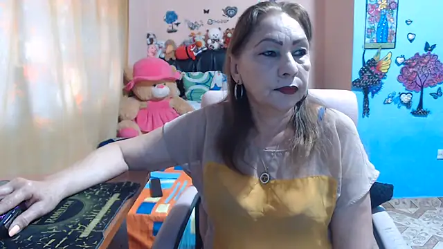 Snapshot of milfeddy_ chatting on 06.15.26 milfeddy online show from 06.15.26