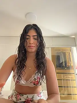 Gaby zahir  online show from 10.29.25